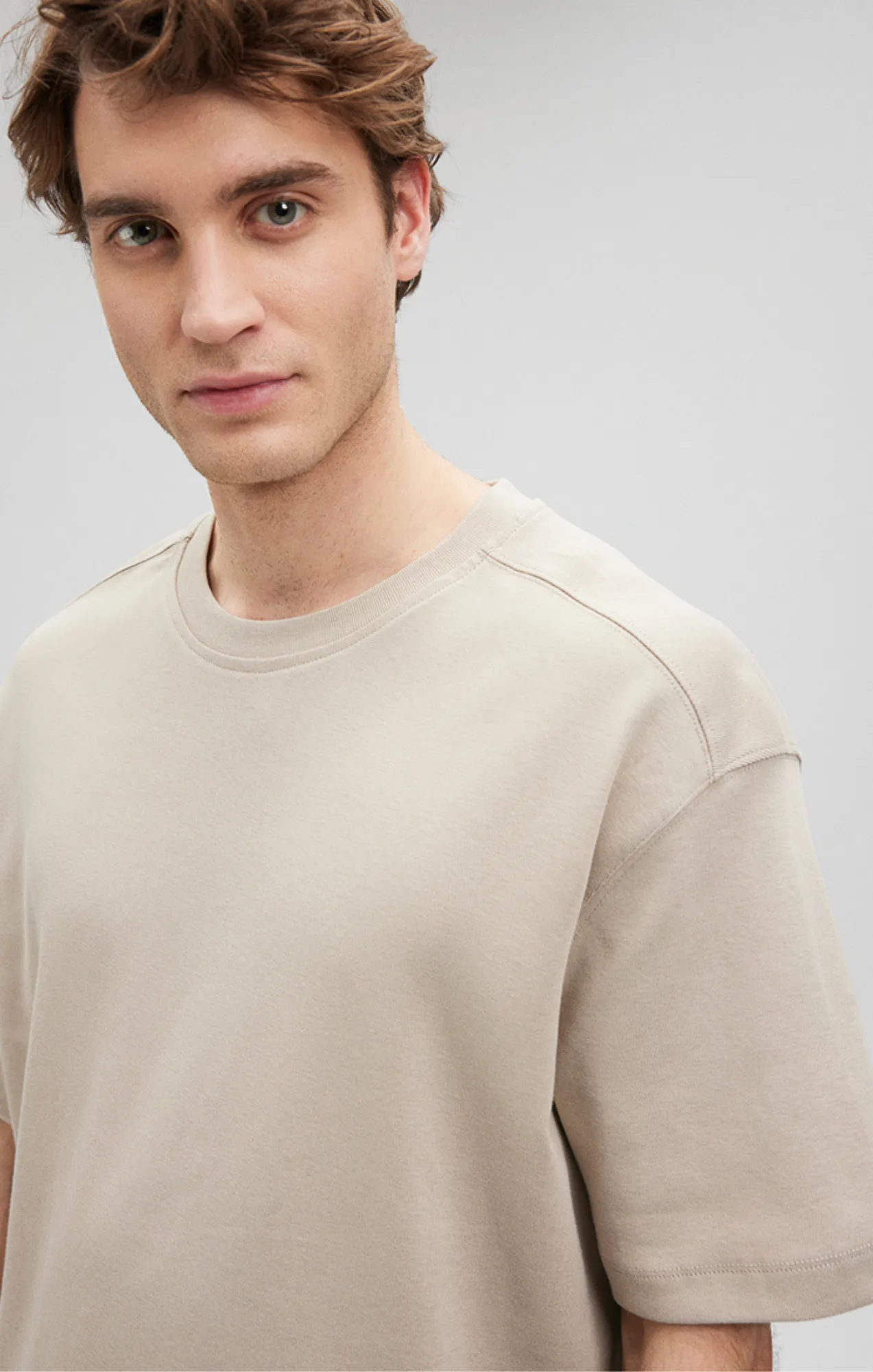 ESSENTIAL CREW NECK T-SHIRT IN PURE CASHMERE