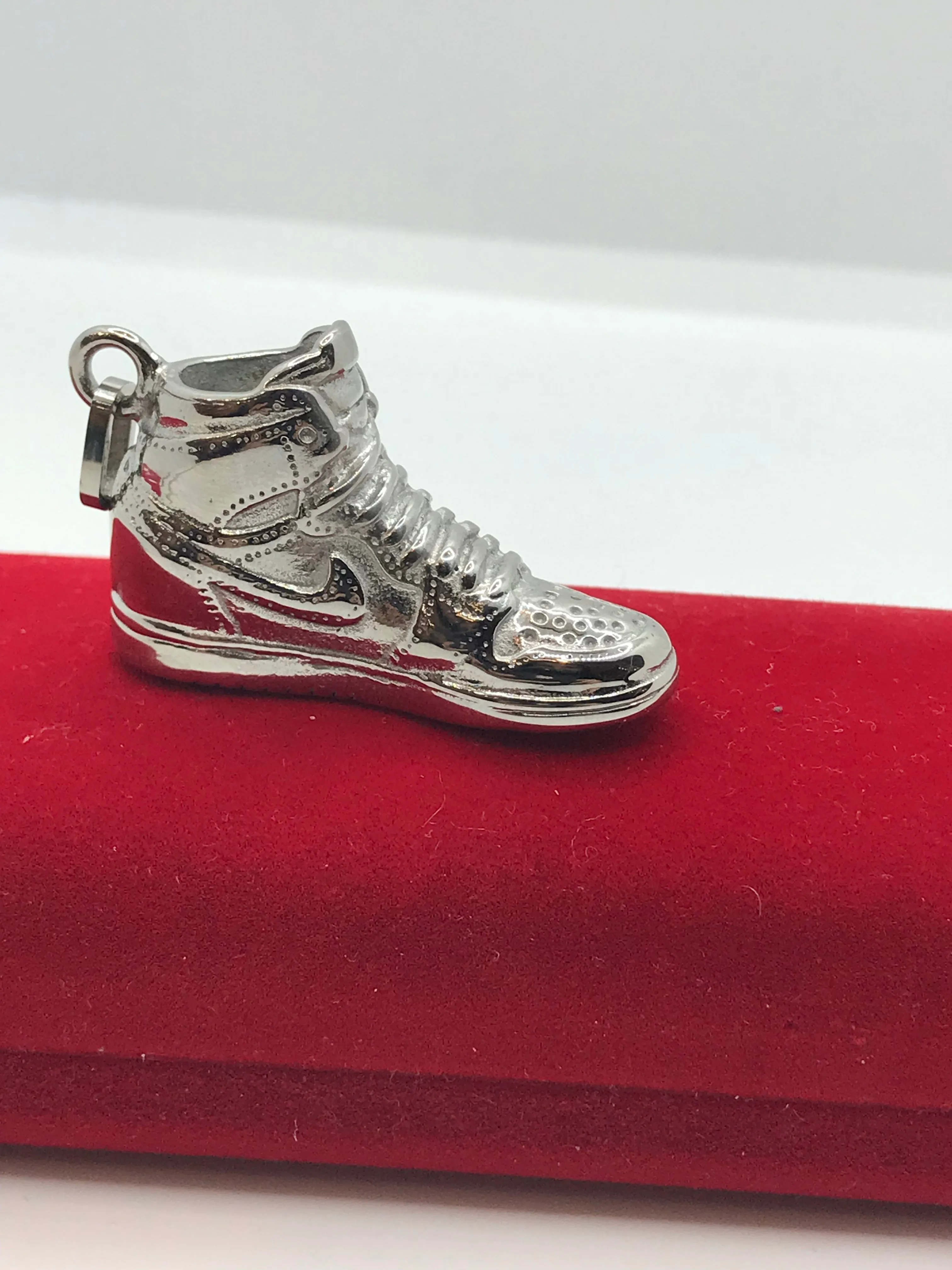 Stainless steel shoe pendant